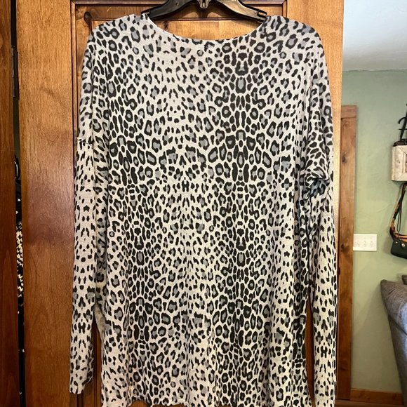 Leopard Print Long Sleeve - Picture 2 of 2
